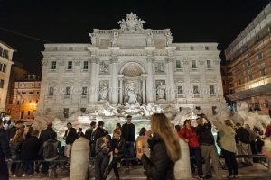 Fontana di Trevi in notturna dopo il restauro, 10/11/2105