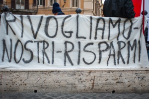 Manifestazione contro il decreto salvabanche, piazza Montecitorio 6/12/2015