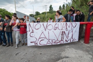 Matteo Salvini contestato dal campo rom di Via Candoni, 2016/05/18