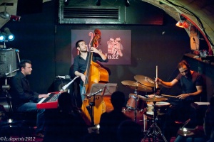 lorenzo ditta, paolo grillo, davide pentassuglia "hard chord trio" 28DiVino 5/4/2012