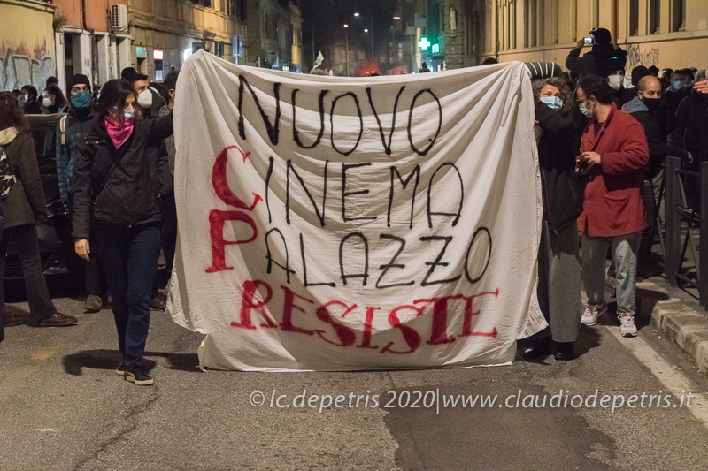 Roma 25/11/2020 manifestazione contro lo sgombero dell'ex Cinema Palazzo