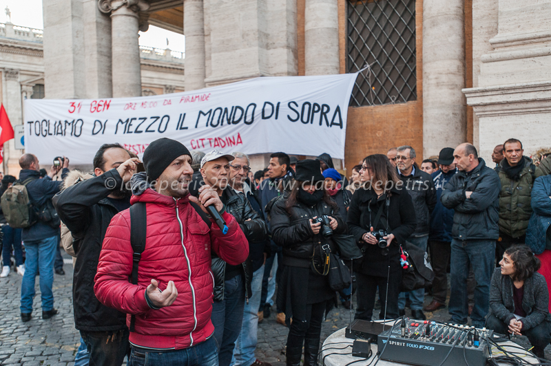 Assemblea pubblica dei movimenti dell'abitare in piazza del campidoglio 15/1/2015