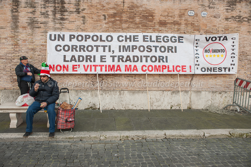Movimento 5 Stelle, serata dell'onestà, piazza del popolo 24/1/2014