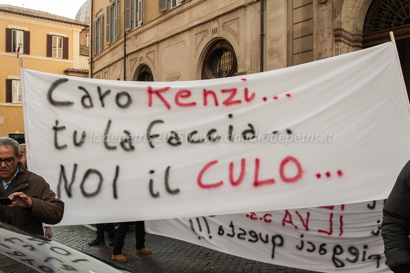 presidio lavoratori indotto ilva di Taranto davanti Montecitorio 13/2/2014