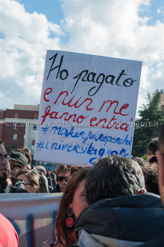 Studenti protestano contro Maker Faire 2015, a La Sapienza 16/10/2015
