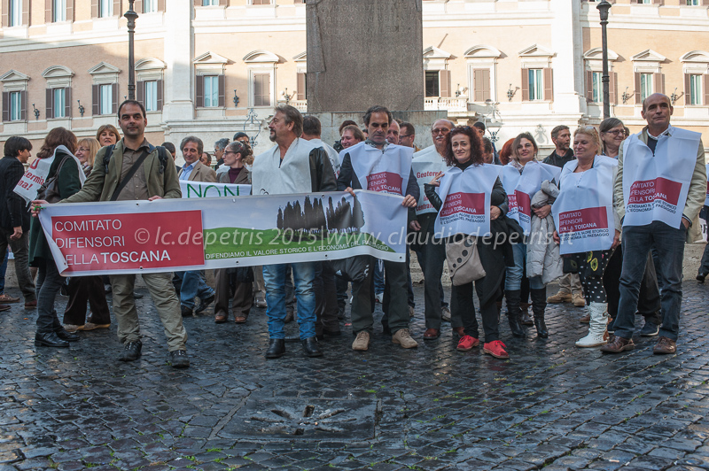 Raduno davanti alla Camera dei Deputati in Piazza di Montecitorio a Roma, 5/11/2015
