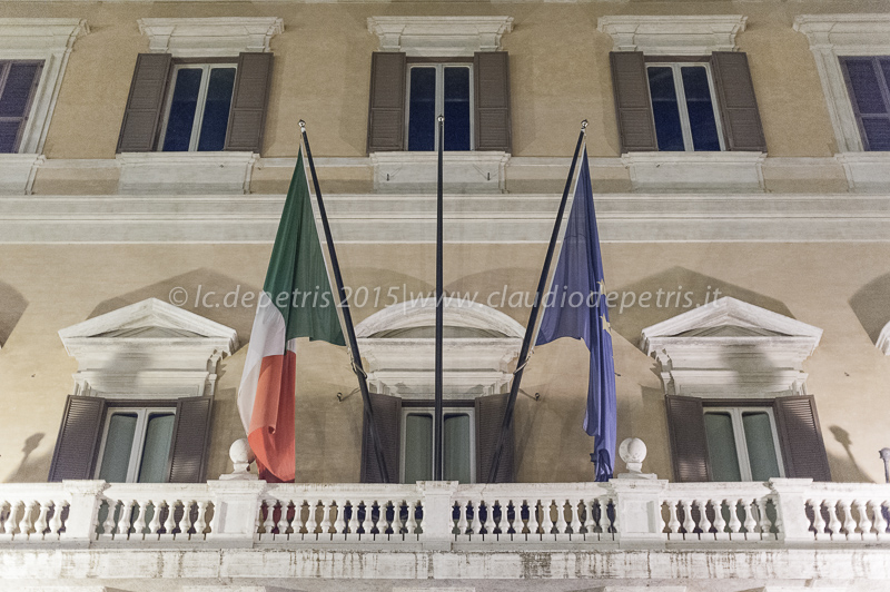 Il Parlamento italiano commemora le vittime di Parigi, 16/11/2015