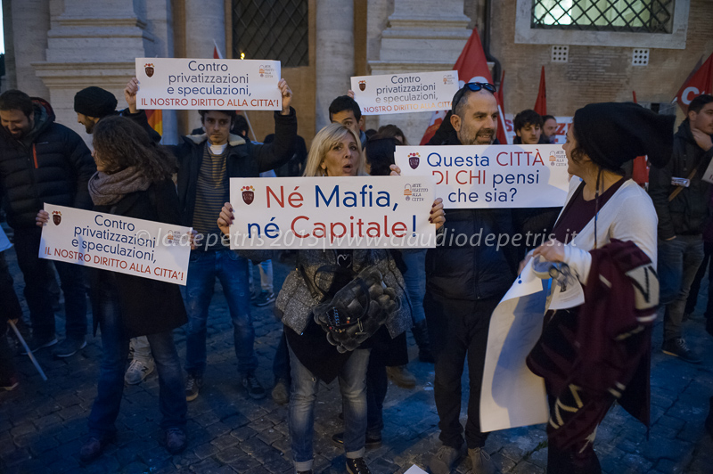 Raduno a piazza del Campidoglio dei lavoratori dei servizi pubblici contro il lavoro gratuito, 4/12/2015 