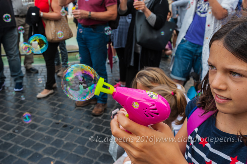 Flash mob bolle di sapone a Roma, 12/6/2016