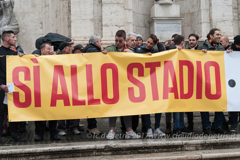 Tifosi della Roma manifestano in piazza del Campidoglio 24/2/2017