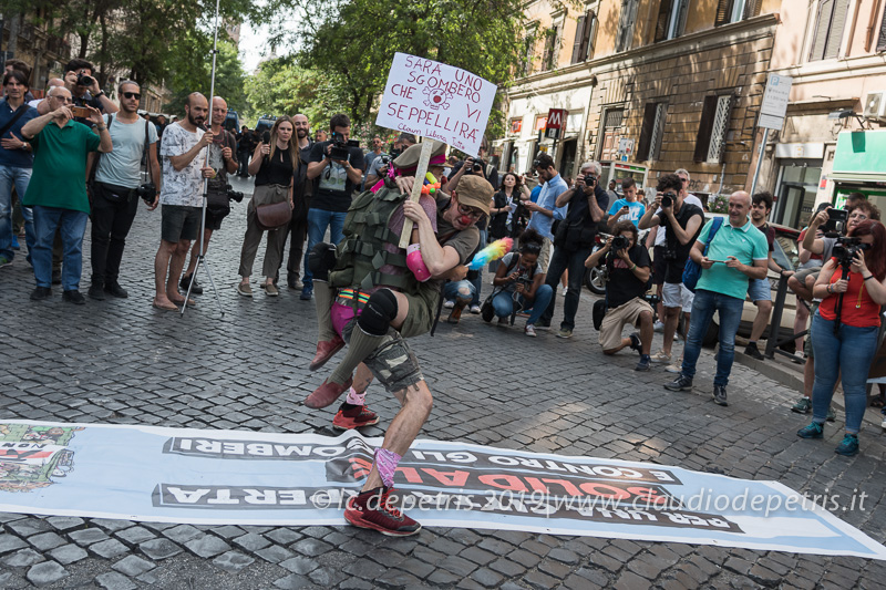 Roma: Manifestazione per una città aperta